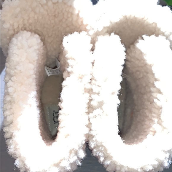 {UGG} Boots Size 6 - Picture 6 of 7